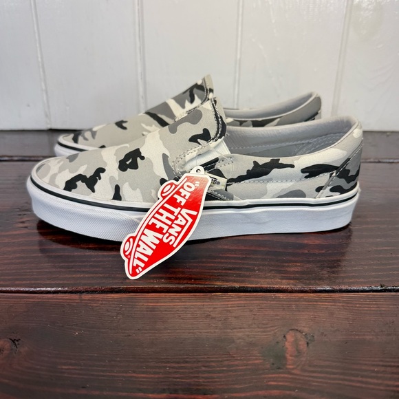 Vans Shoes - NWT Vans Classic Slip-On Camo – Women’s 8.0 / Men’s 6.5